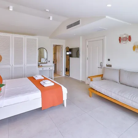 Pastel Hotel *